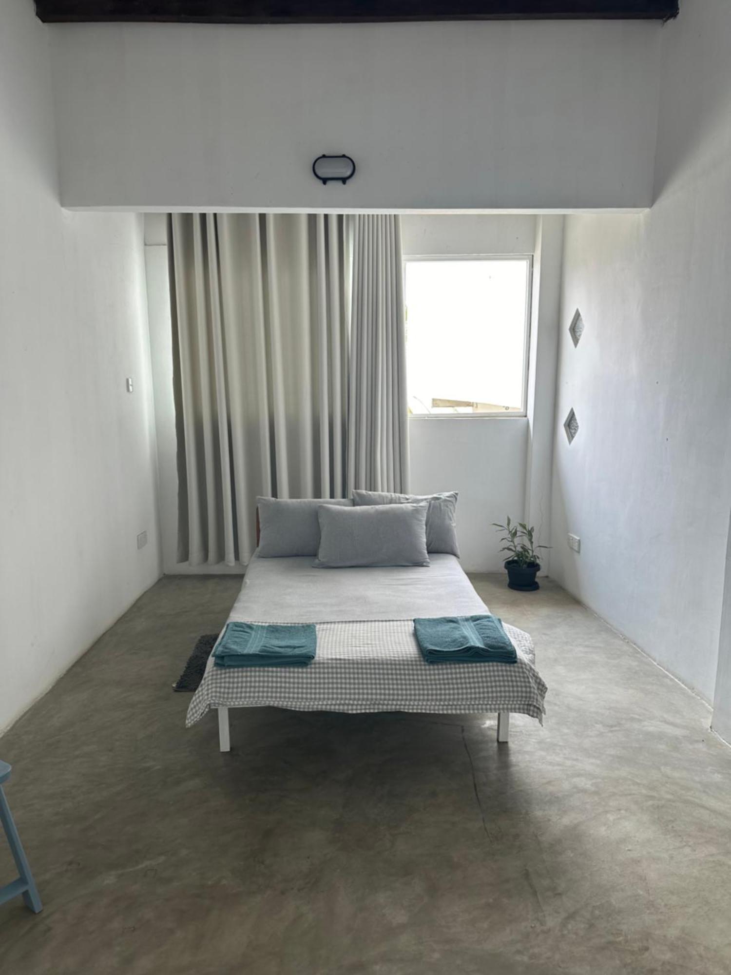 Dip N Doze Hostel Ahangama Luaran gambar